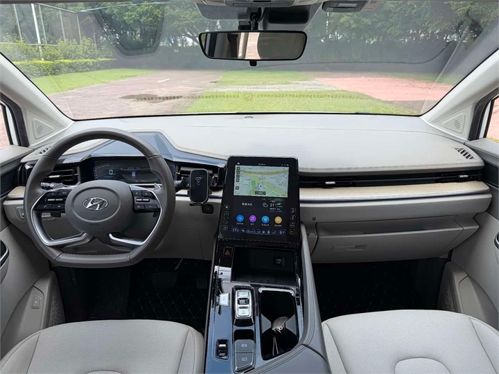Custo 2021 380TGDi Intelligent Love Premium LUX Premium Edition 3